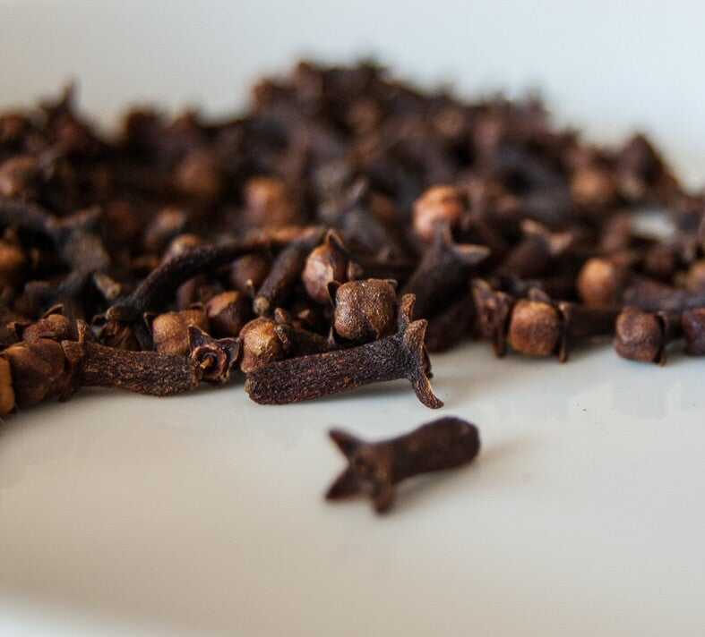 Whole Cloves - Image 2